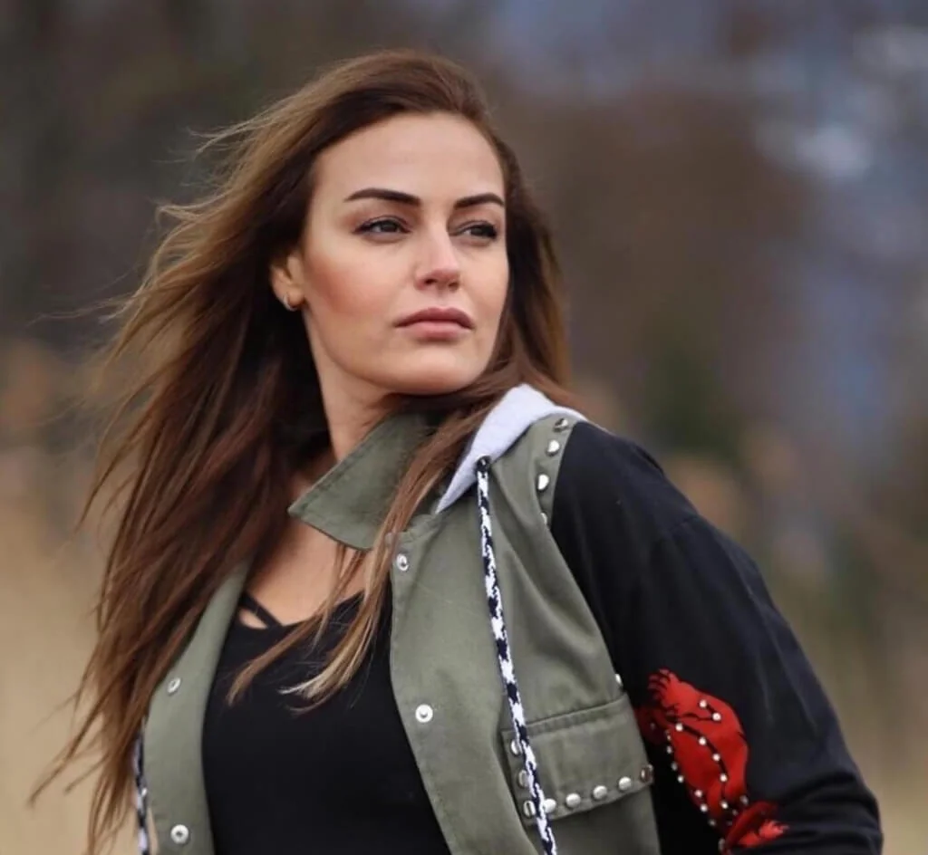 Açelya Elmas - Oyuncu (48 yaşında) - Profil fotoğrafı ve resmi görsel