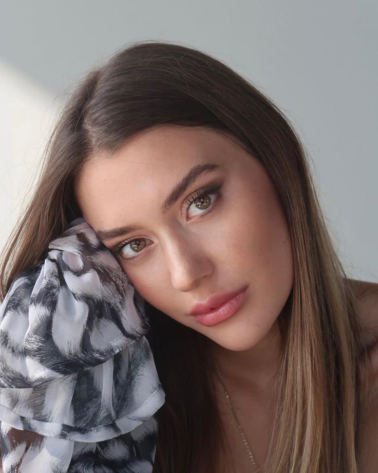 Aleyna Elibol - YouTuber (29 yaşında) - fotoğraf