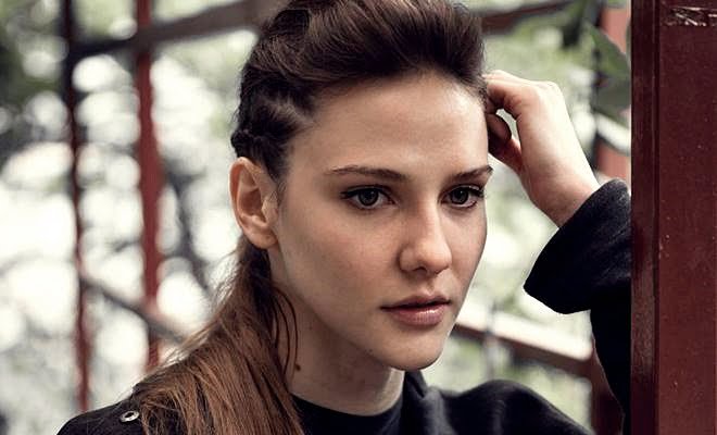 Alina Boz - Dizi Oyuncusu (27 yaşında) - sosyal medya fotoğrafı