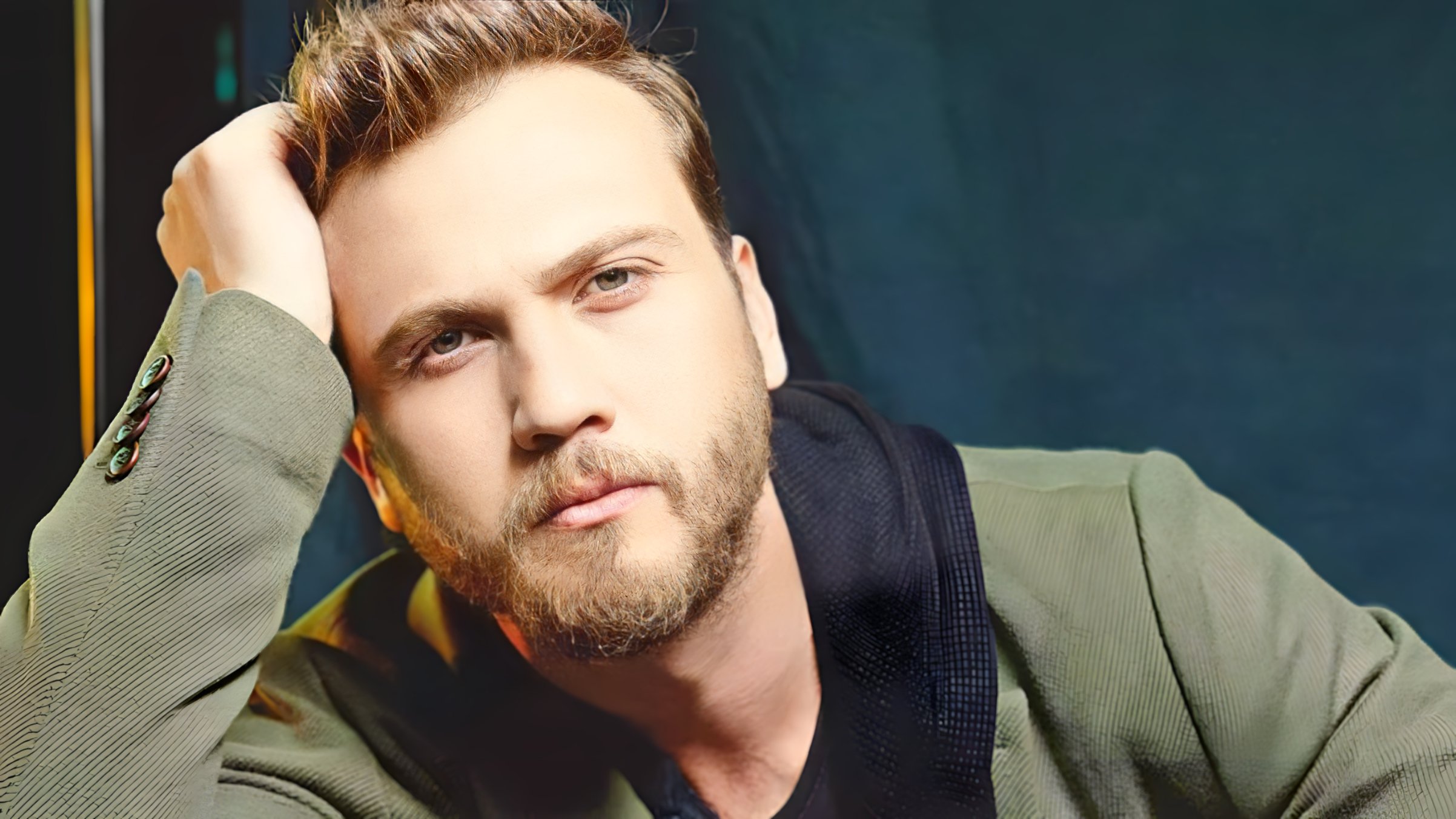 Aras Bulut İynemli - Dizi Oyuncusu (35 yaşında) - fotoğraf