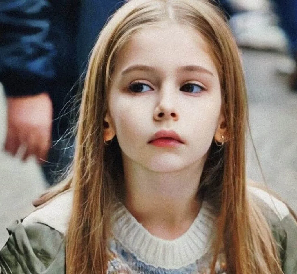 Azra Aksu - Oyuncu (10 yaşında) - Ana profil fotoğrafı ve resmi görsel