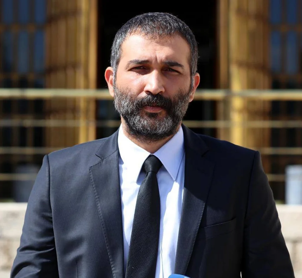 Barış Atay - Oyuncu (44 yaşında) - Profil fotoğrafı ve resmi görsel