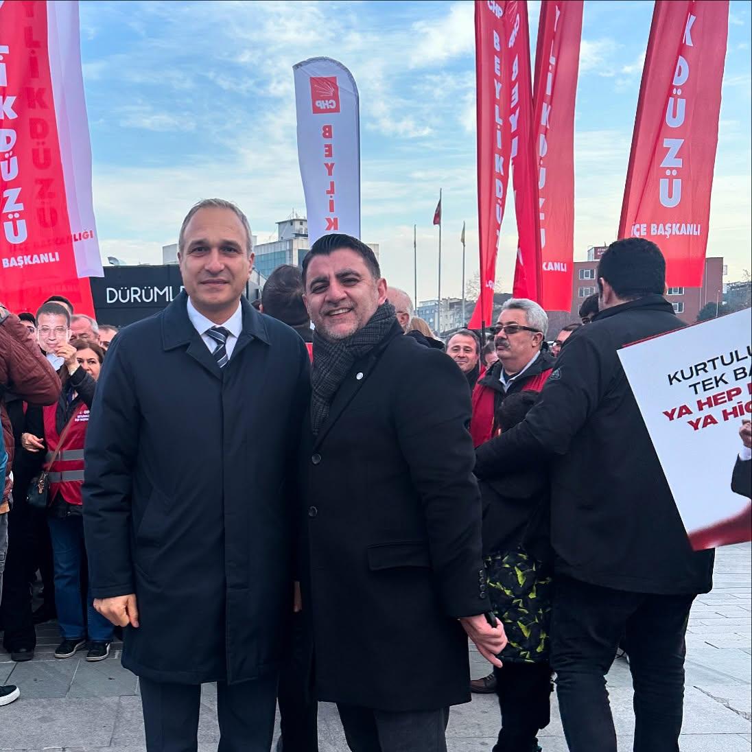 Burçin Şahindur - Politikacı (55 yaşında) - fotoğraf