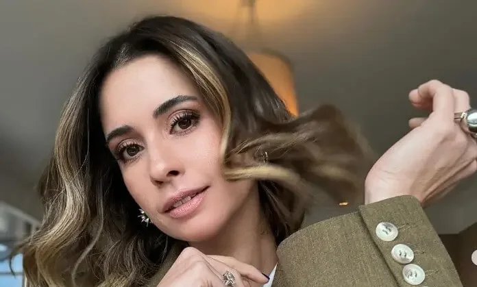 Buse Terim - Tasarımcı (35 yaşında) - Profil fotoğrafı ve resmi görsel