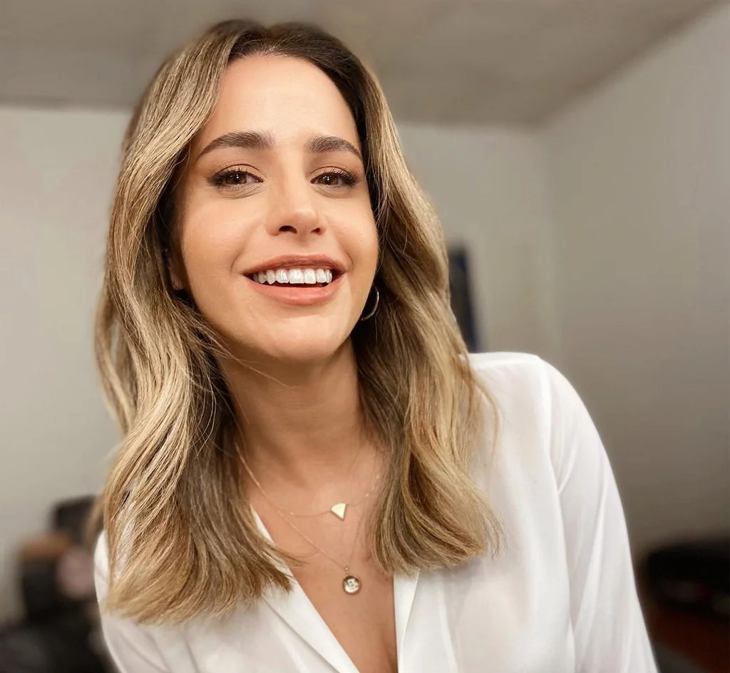 Büşra Pekin - Oyuncu (43 yaşında) - Ana profil fotoğrafı ve resmi görsel