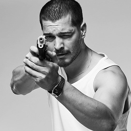 Çağatay Ulusoy - Oyuncu (35 yaşında) - fotoğraf