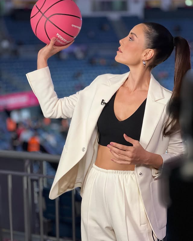Cansu Dere - Oyuncu (45 yaşında) - Ana profil fotoğrafı ve resmi görsel