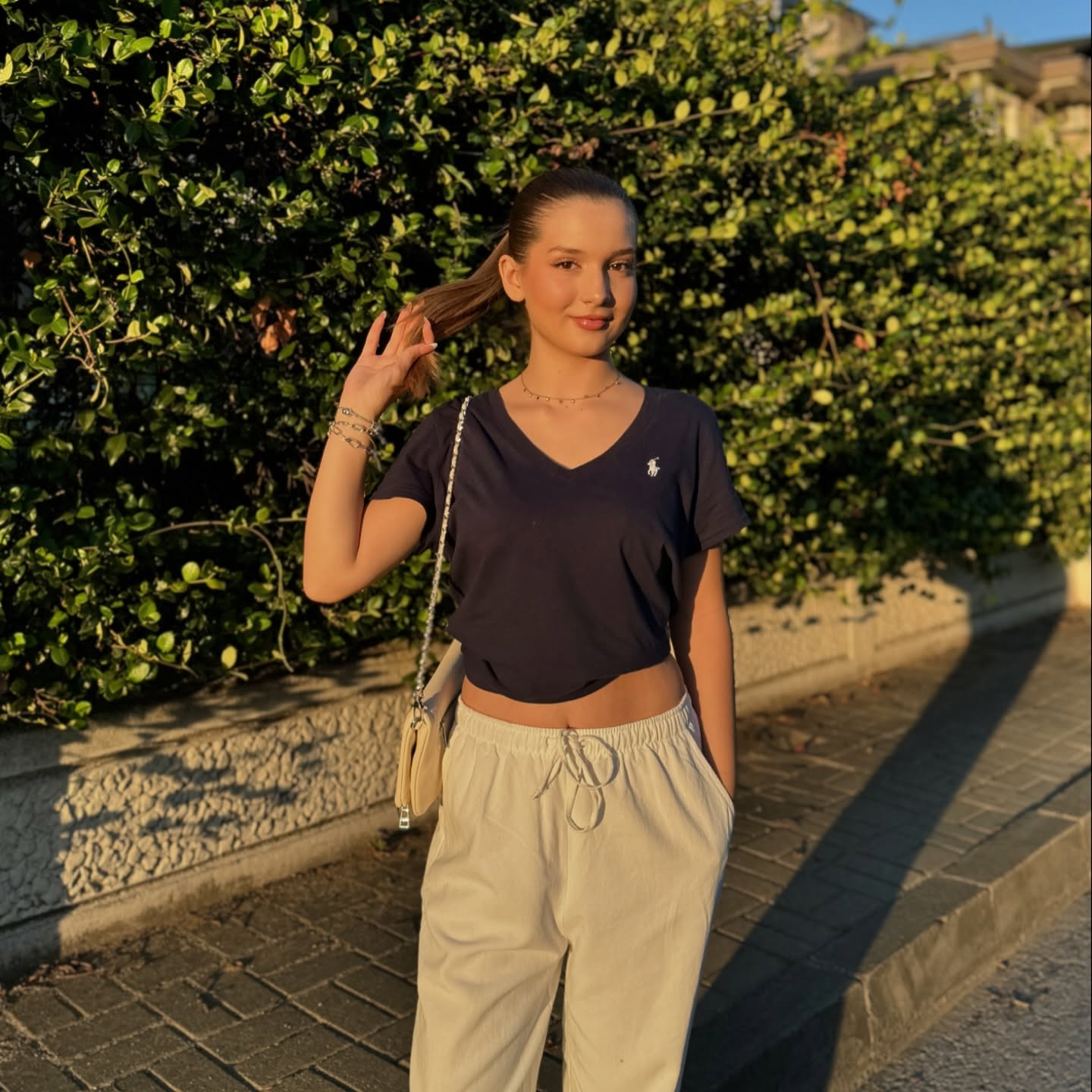 Ecrin Su  Çoban - YouTuber (19 yaşında) - sosyal medya fotoğrafı