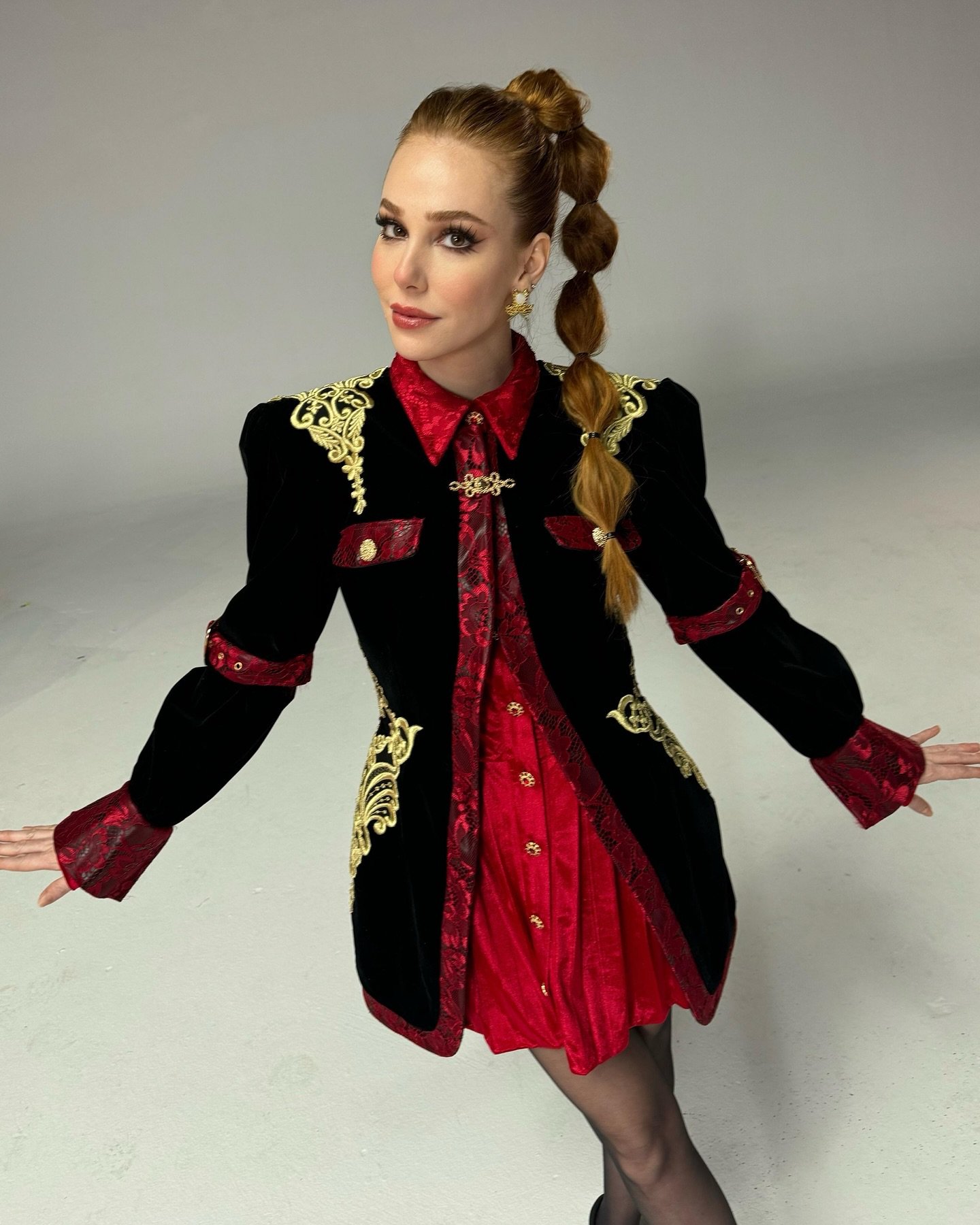 Elçin Sangu - Oyuncu (40 yaşında) - fotoğraf
