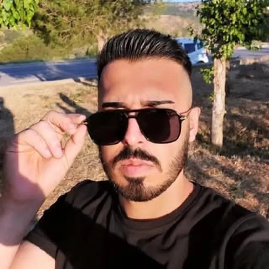 Wer ist Enes Köse? Alter, Größe und Leben