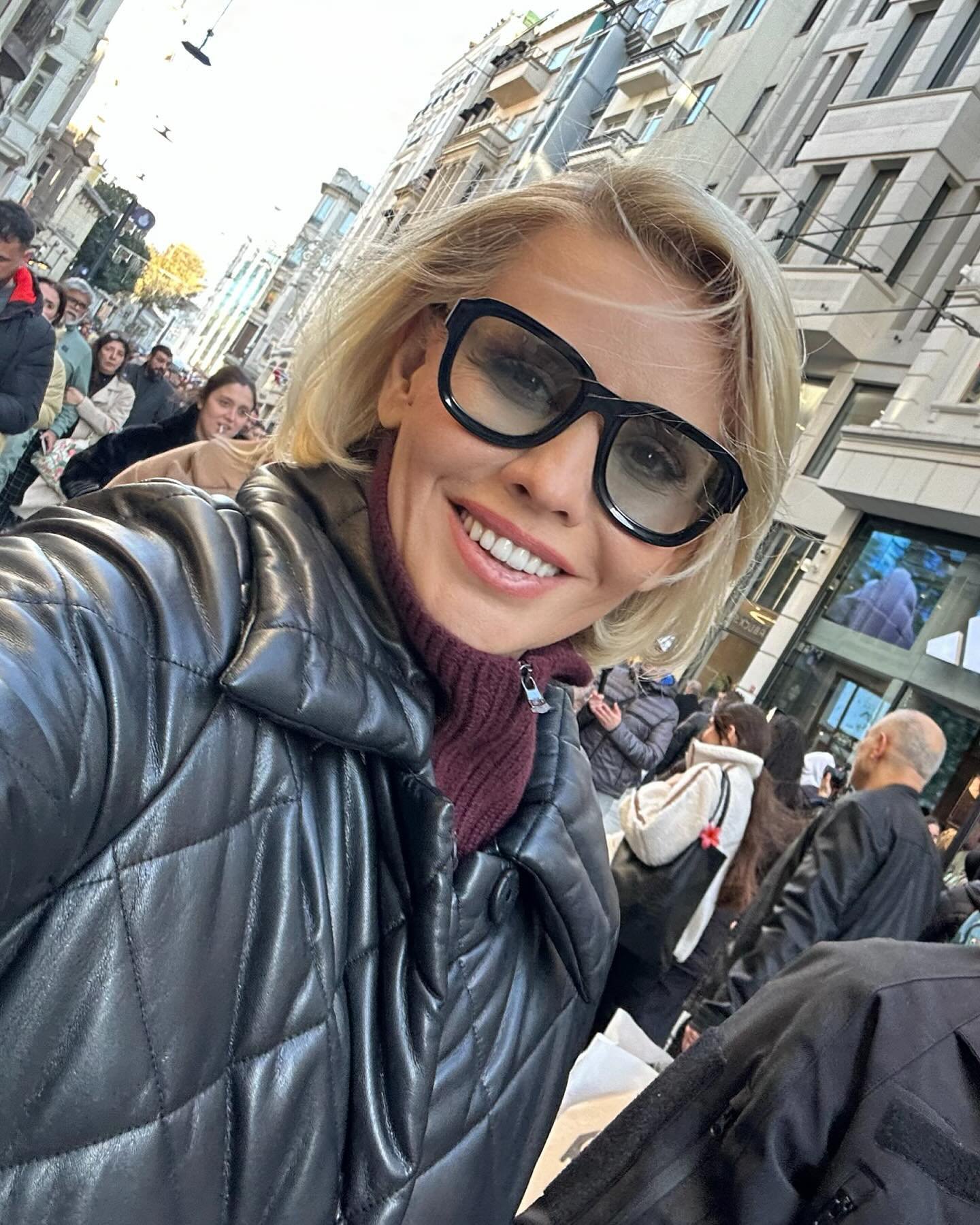 Esra Erol Özbir - Sunucu (43 yaşında) - günlük yaşam fotoğrafı