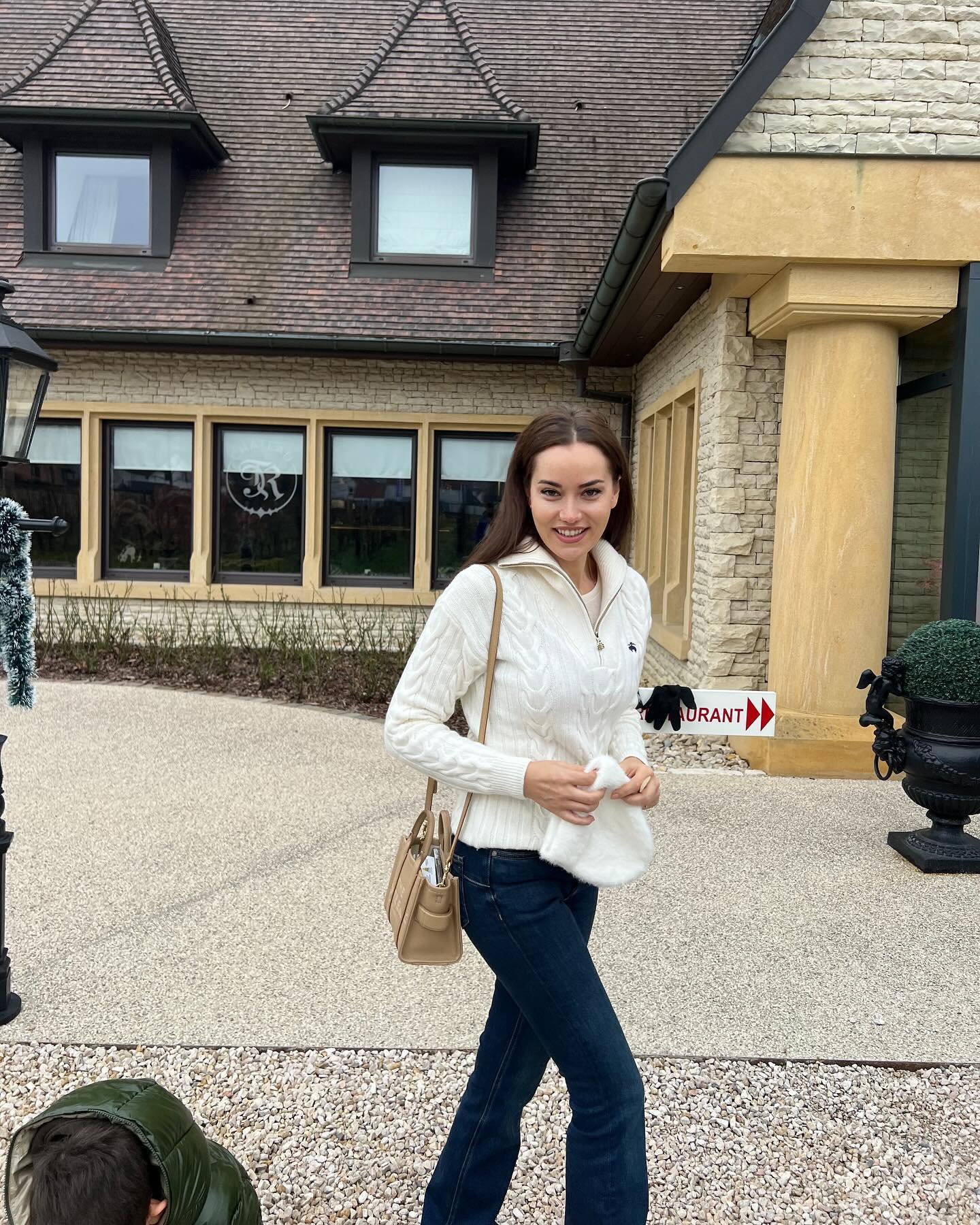 Fahriye Evcen Özçivit - Oyuncu (39 yaşında) - fotoğraf