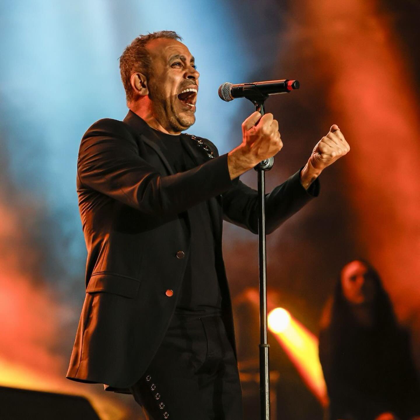 Haluk Acil - Şarkıcı (57 yaşında) - günlük yaşam fotoğrafı