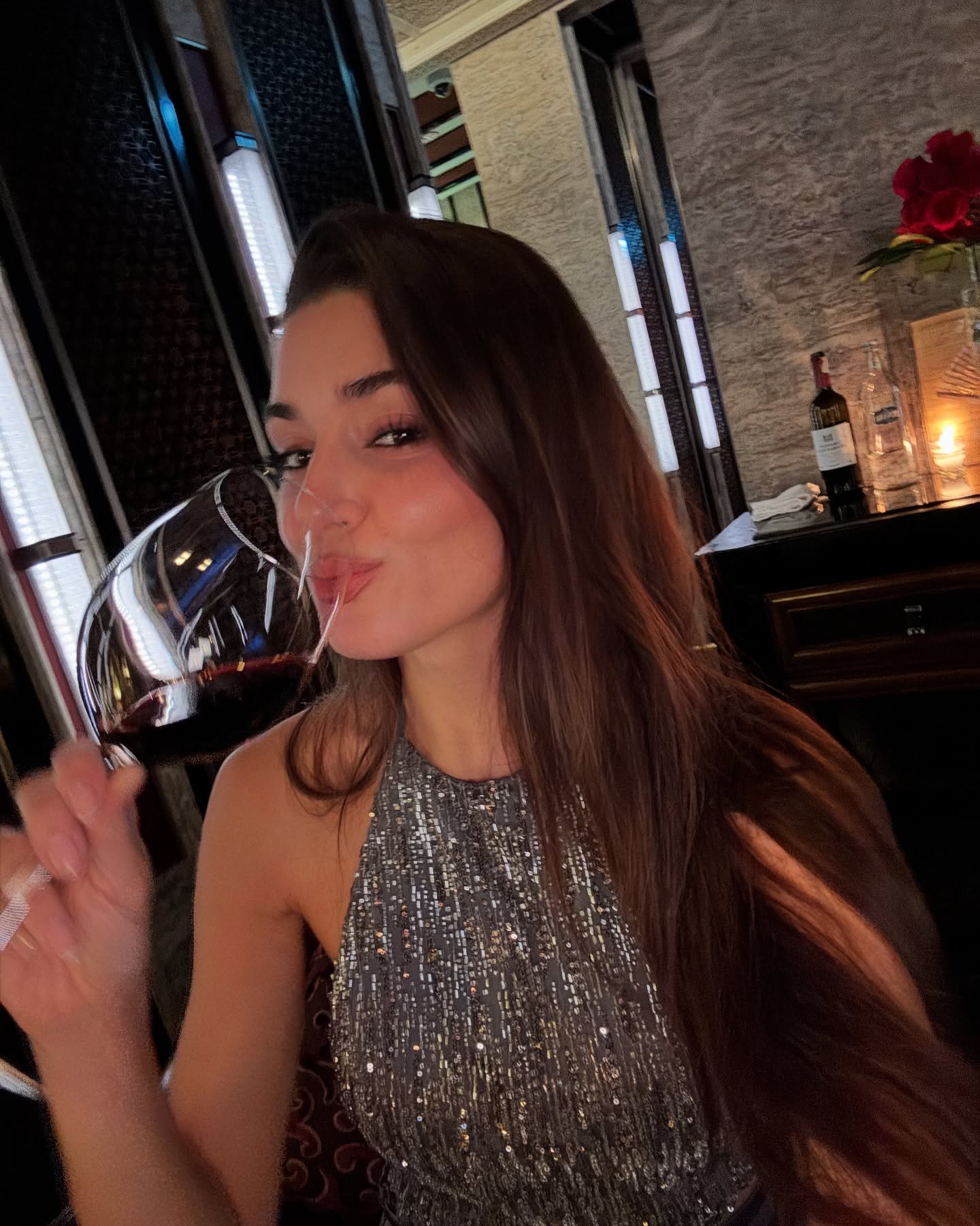 Hande Erçel - Dizi Oyuncusu (32 yaşında) - günlük yaşam fotoğrafı