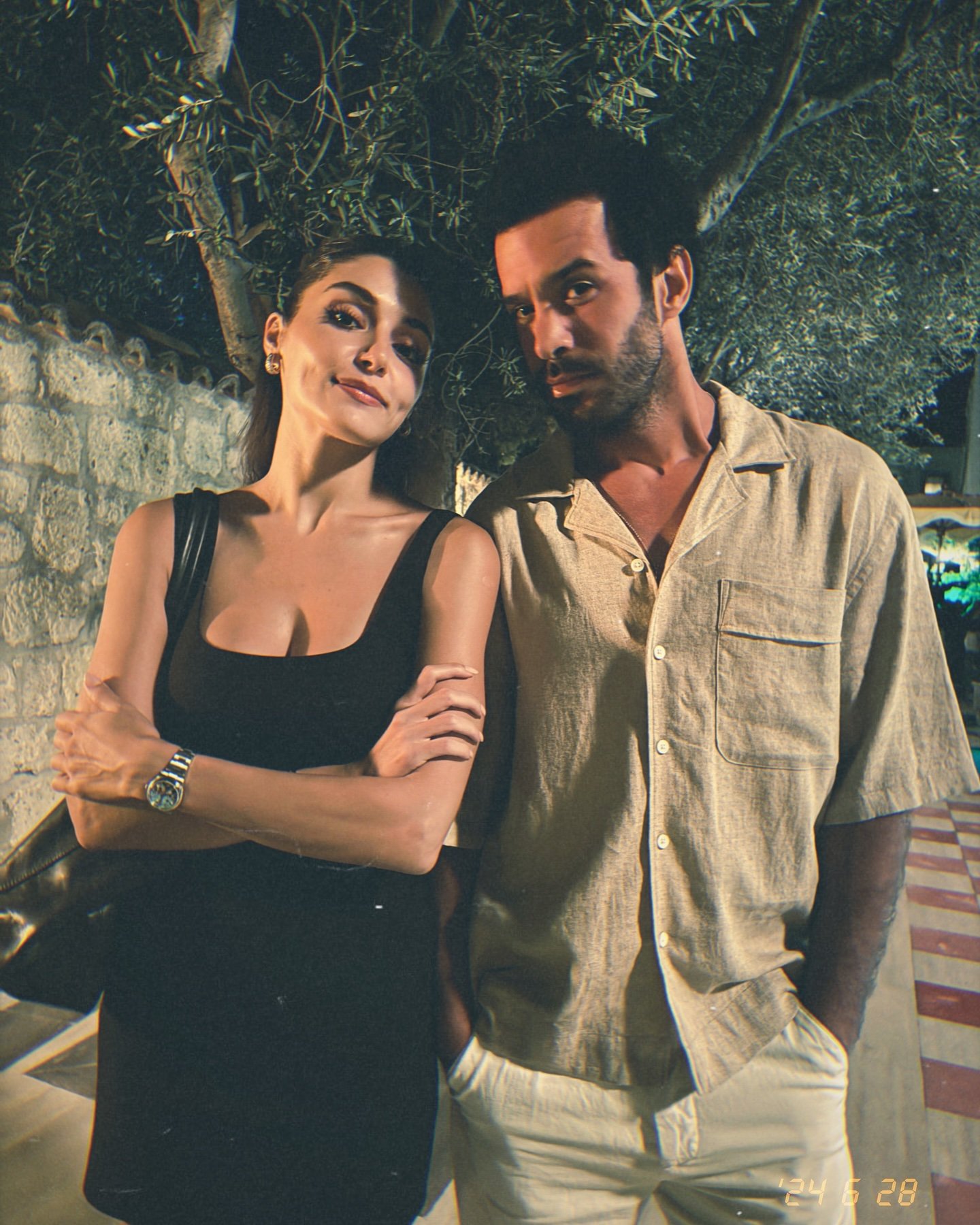 Hande Erçel - Dizi Oyuncusu (32 yaşında) - fotoğraf
