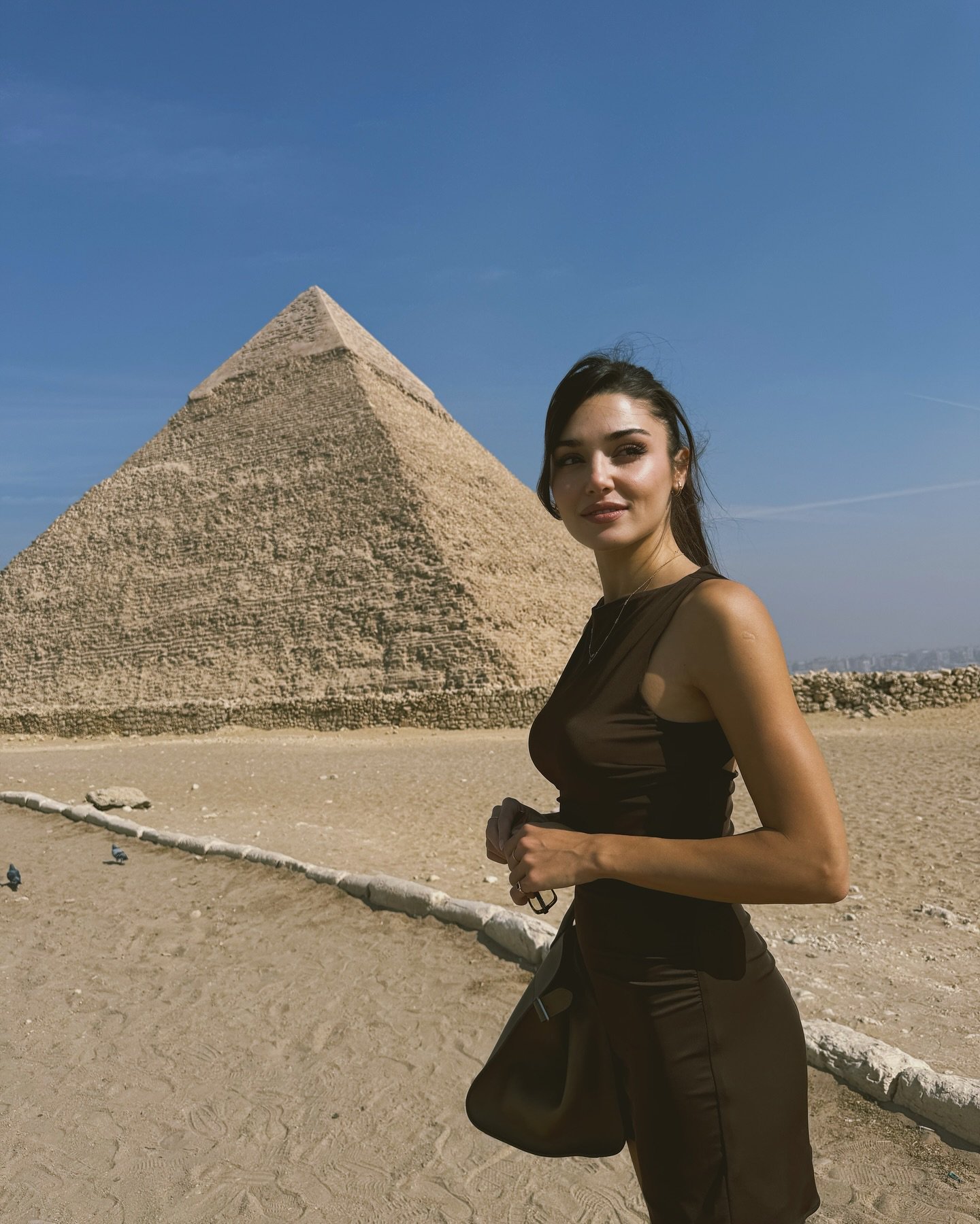 Hande Erçel - Dizi Oyuncusu (32 yaşında) - fotoğraf