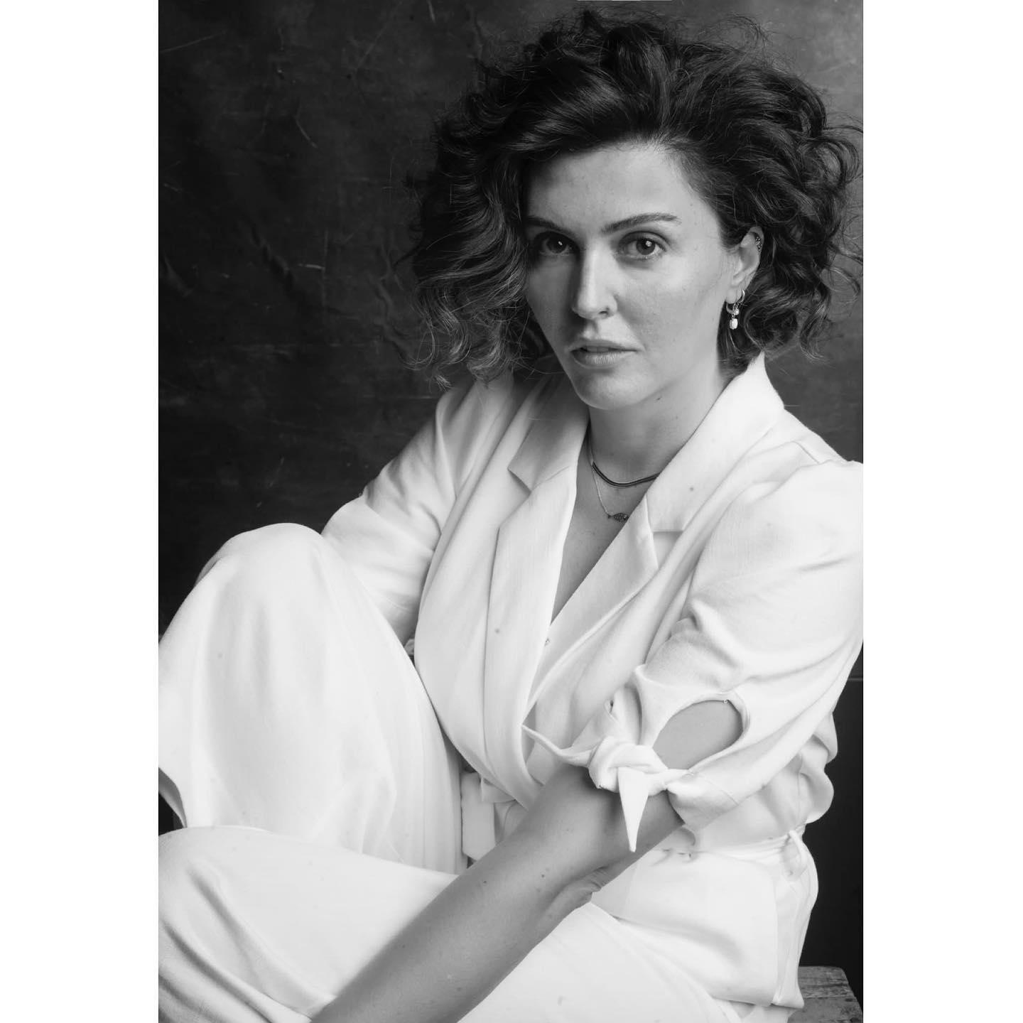 İdil Yener - Oyuncu (42 yaşında) - fotoğraf