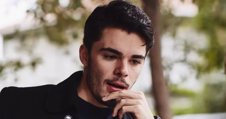Kanat Heparı - Oyuncu (30 yaşında) - Profil fotoğrafı ve resmi görsel