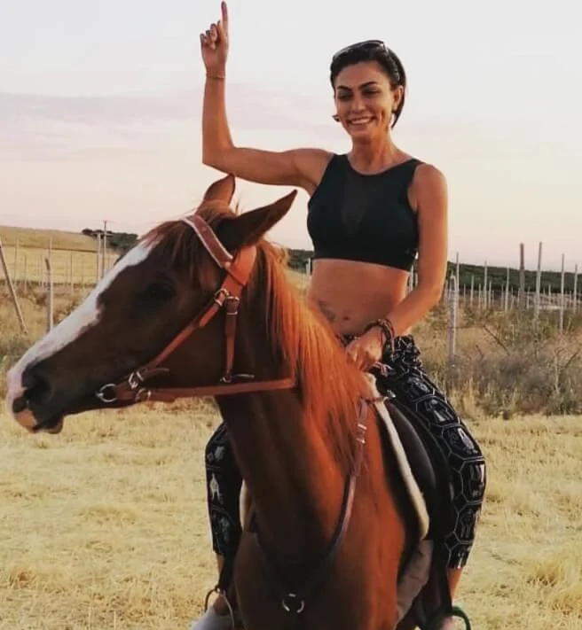 Leyla Bilginel - Oyuncu (48 yaşında) - fotoğraf