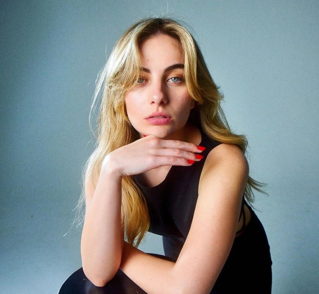 Mina Ceran - Oyuncu (23 yaşında) - Ana profil fotoğrafı ve resmi görsel