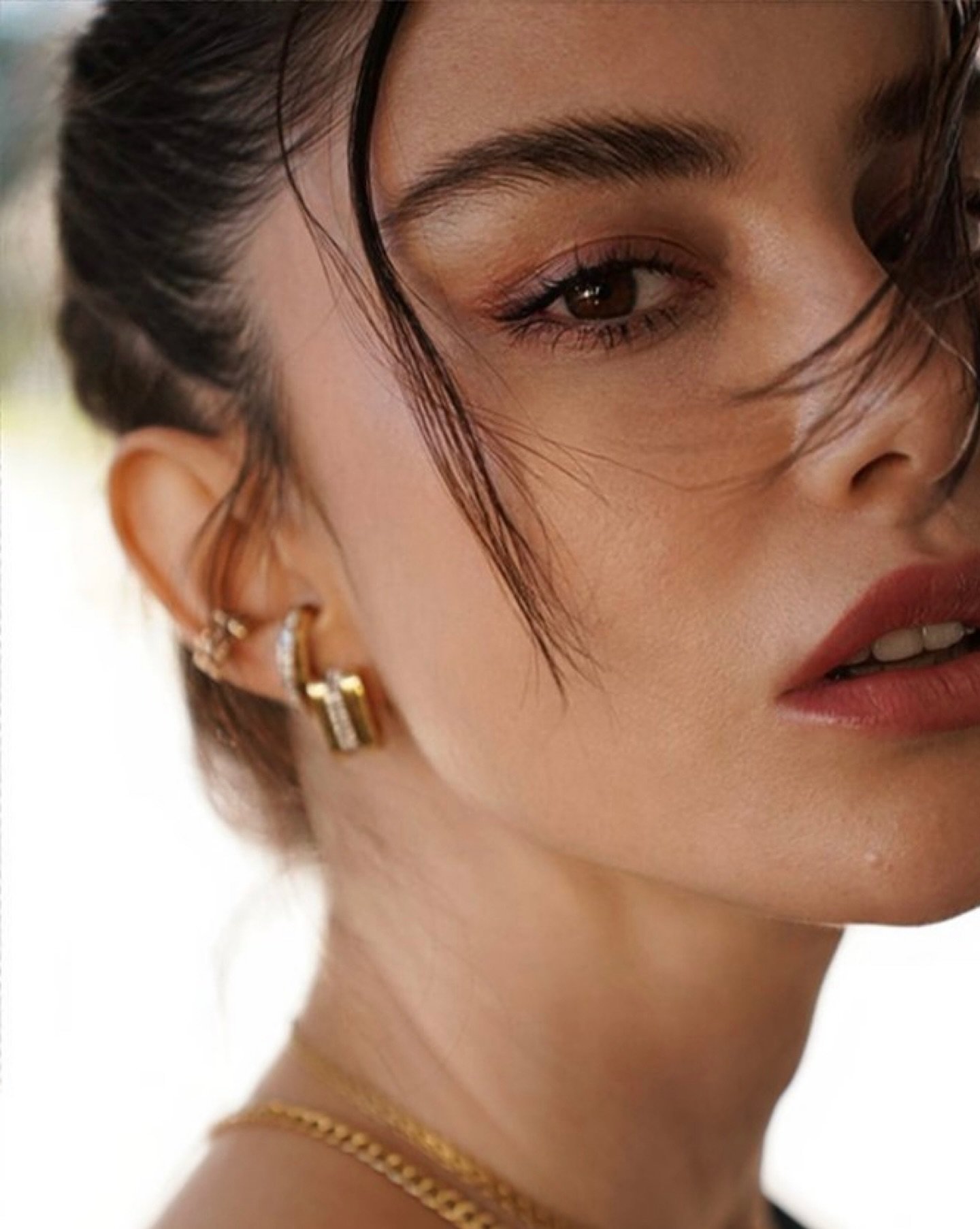 Özge Gürel - Dizi Oyuncusu (38 yaşında) - sosyal medya fotoğrafı