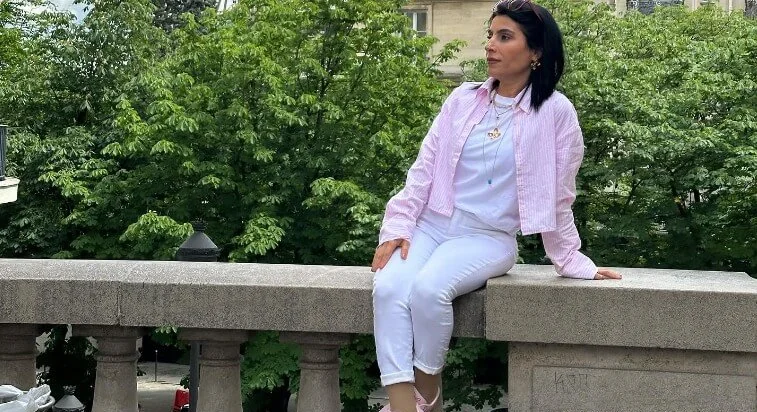 Rojda Şenses - Yazar (47 yaşında) - sosyal medya fotoğrafı