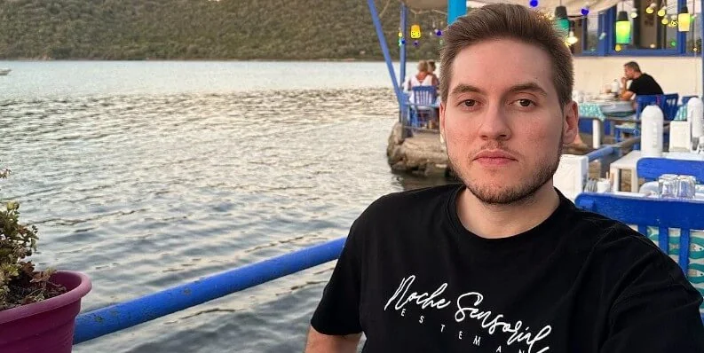 RRaenee Detayl Biyografi NeGiyer