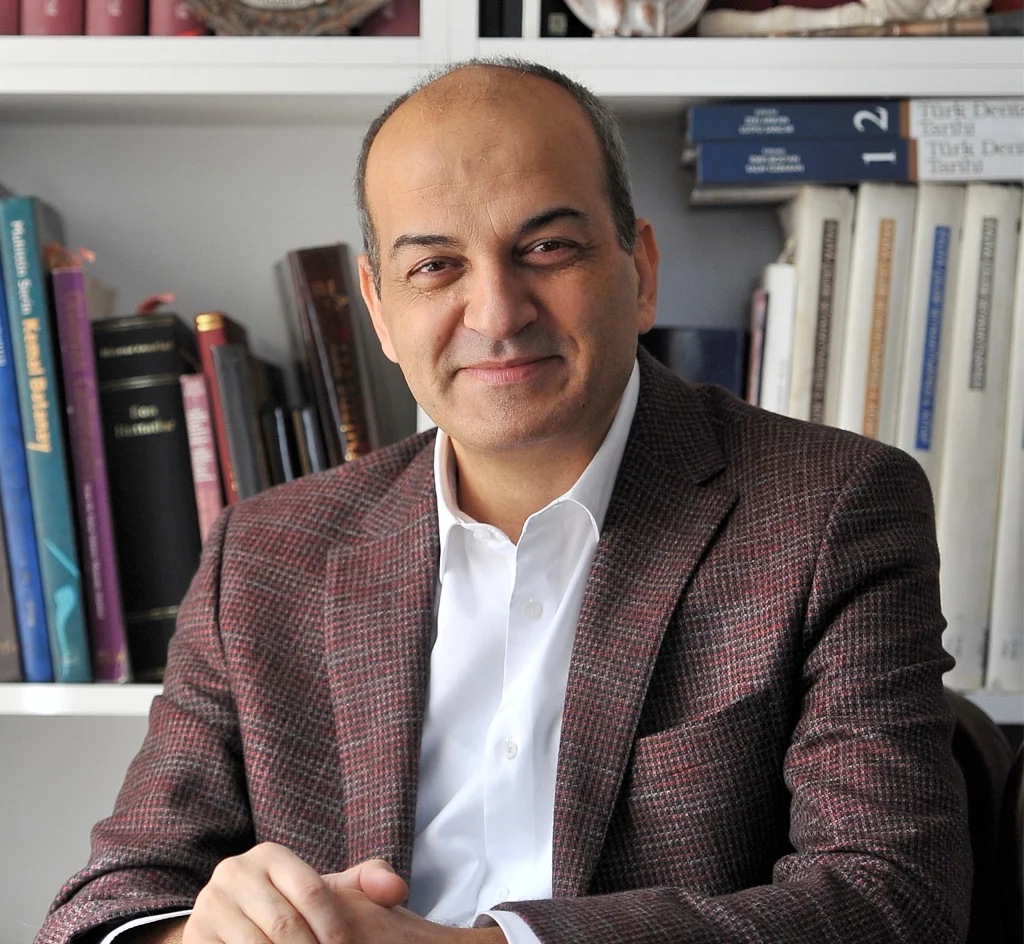 Savaş Barkçin - Yazar (59 yaşında) - Profil fotoğrafı ve resmi görsel