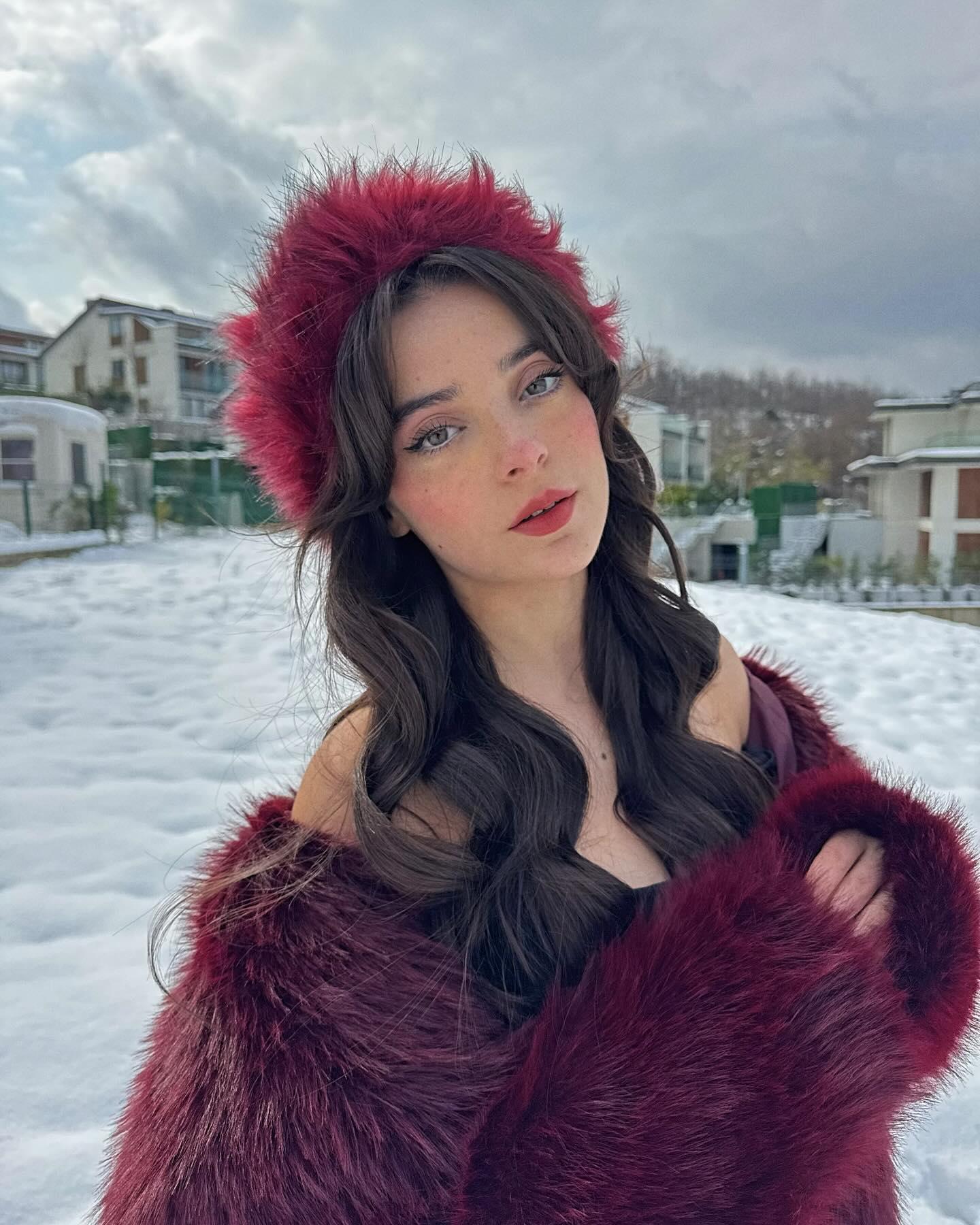 semiraminta - YouTuber (25 yaşında) - fotoğraf