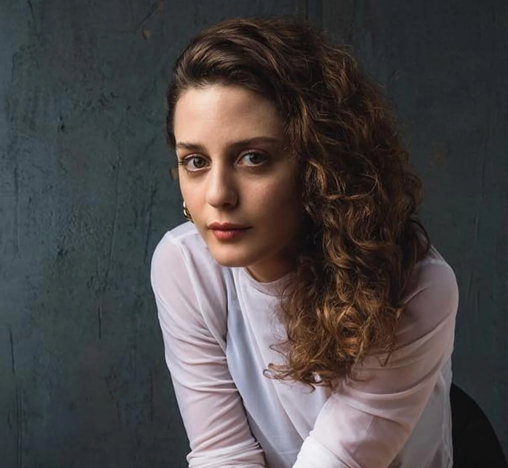 Seren Şirince - Oyuncu (34 yaşında) - Profil fotoğrafı ve resmi görsel
