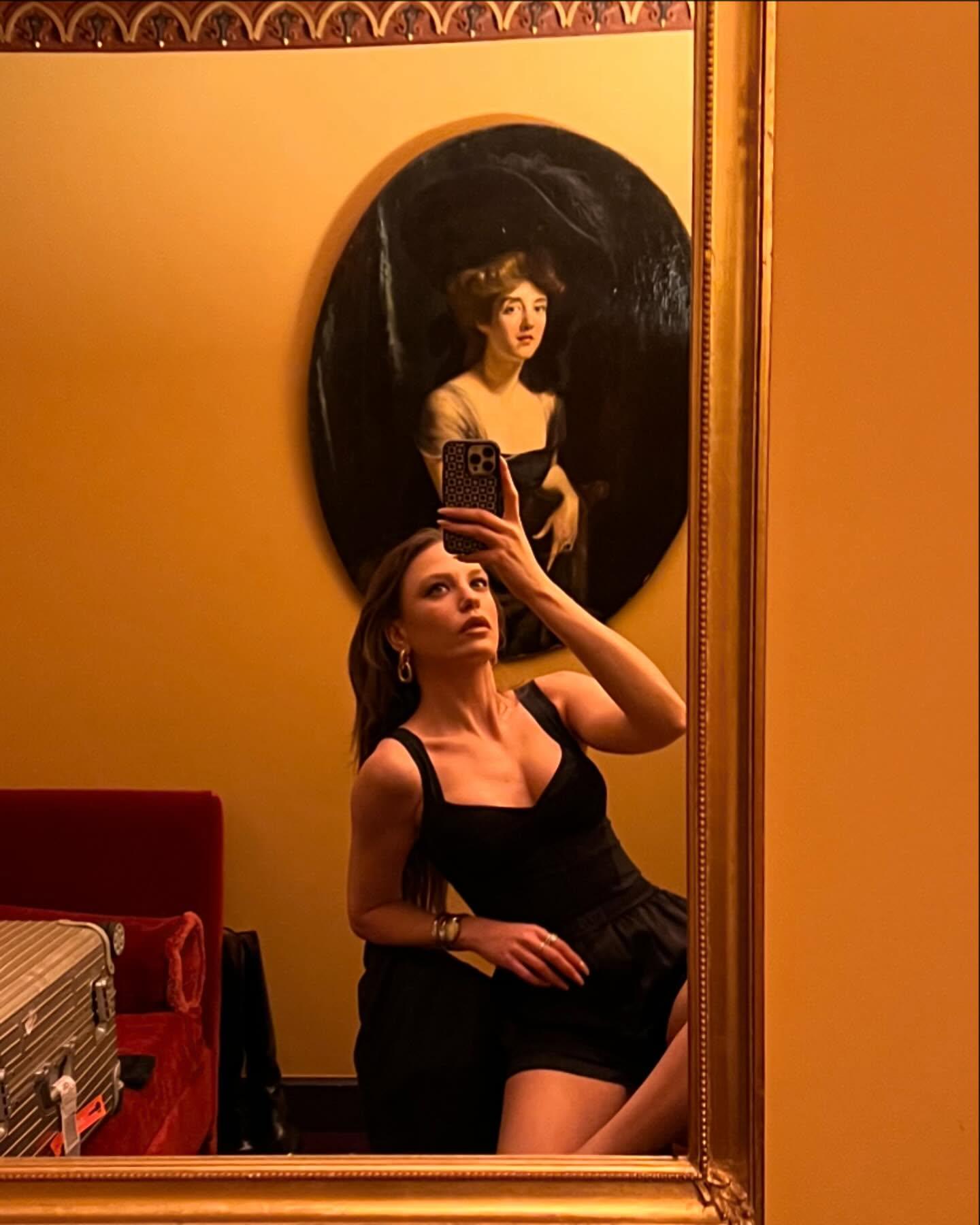 Serenay Sarıkaya - Oyuncu (34 yaşında) - fotoğraf