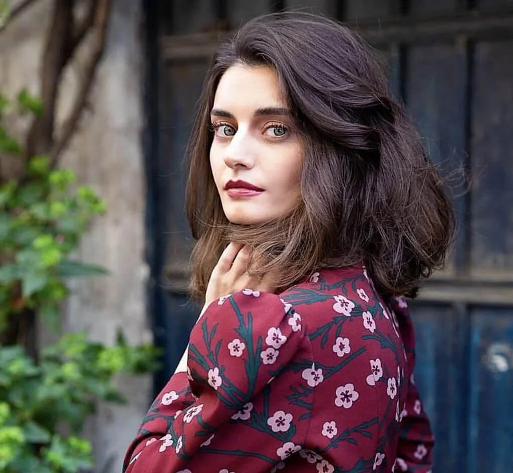 Tülin Ece - Oyuncu (34 yaşında) - Profil fotoğrafı ve resmi görsel