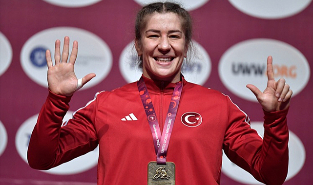 Yasemin Adar Yiğit - Sporcu (34 yaşında) - fotoğraf