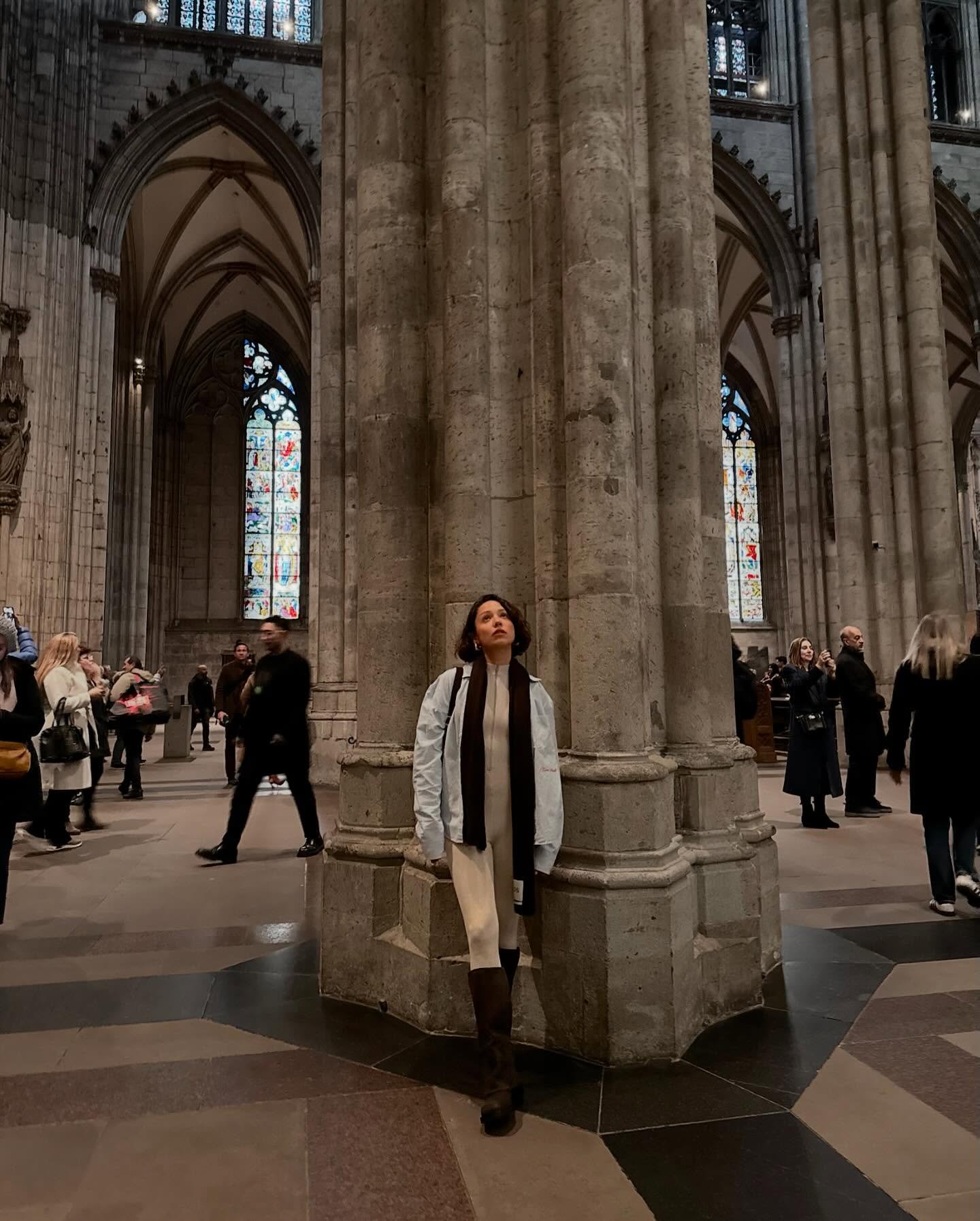 Zeynep Bastık - Şarkıcı (32 yaşında) - sosyal medya fotoğrafı