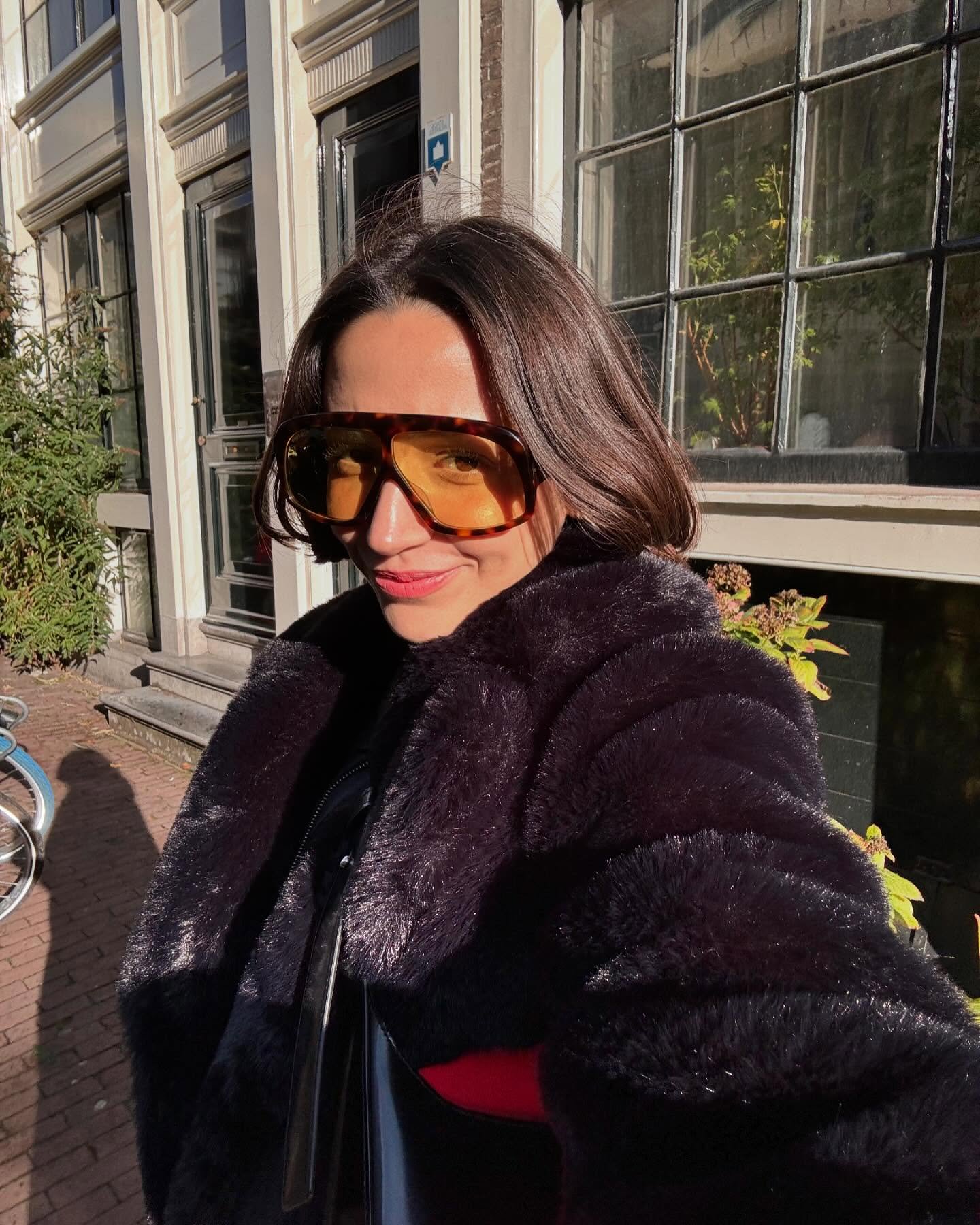 Zeynep Bastık - Şarkıcı (32 yaşında) - fotoğraf